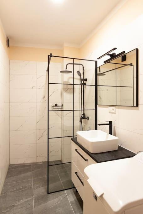 Vysoka Apartman Emf/Stp Bratislava Exterior photo