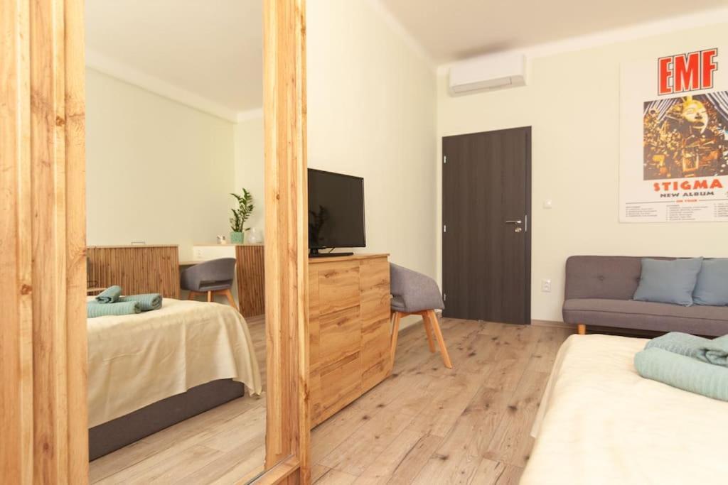 Vysoka Apartman Emf/Stp Bratislava Exterior photo